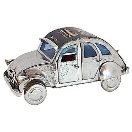 Voiture 2CV canettes recyclées