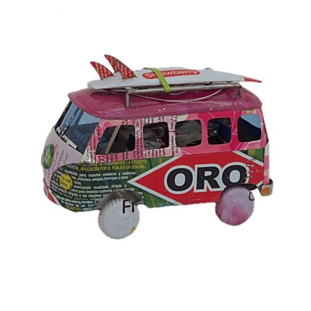 Van combi VW avec surf canettes recyclées