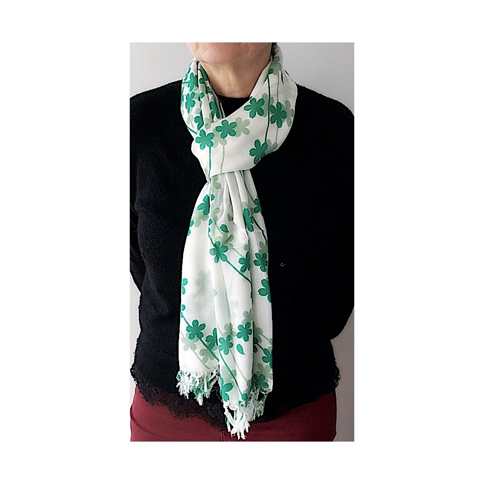 Echarpe blanche modal fleurs vertes