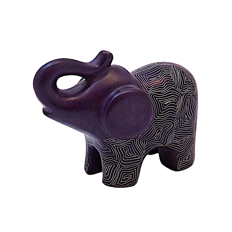 Eléphant violet trompe en l'air en saponite