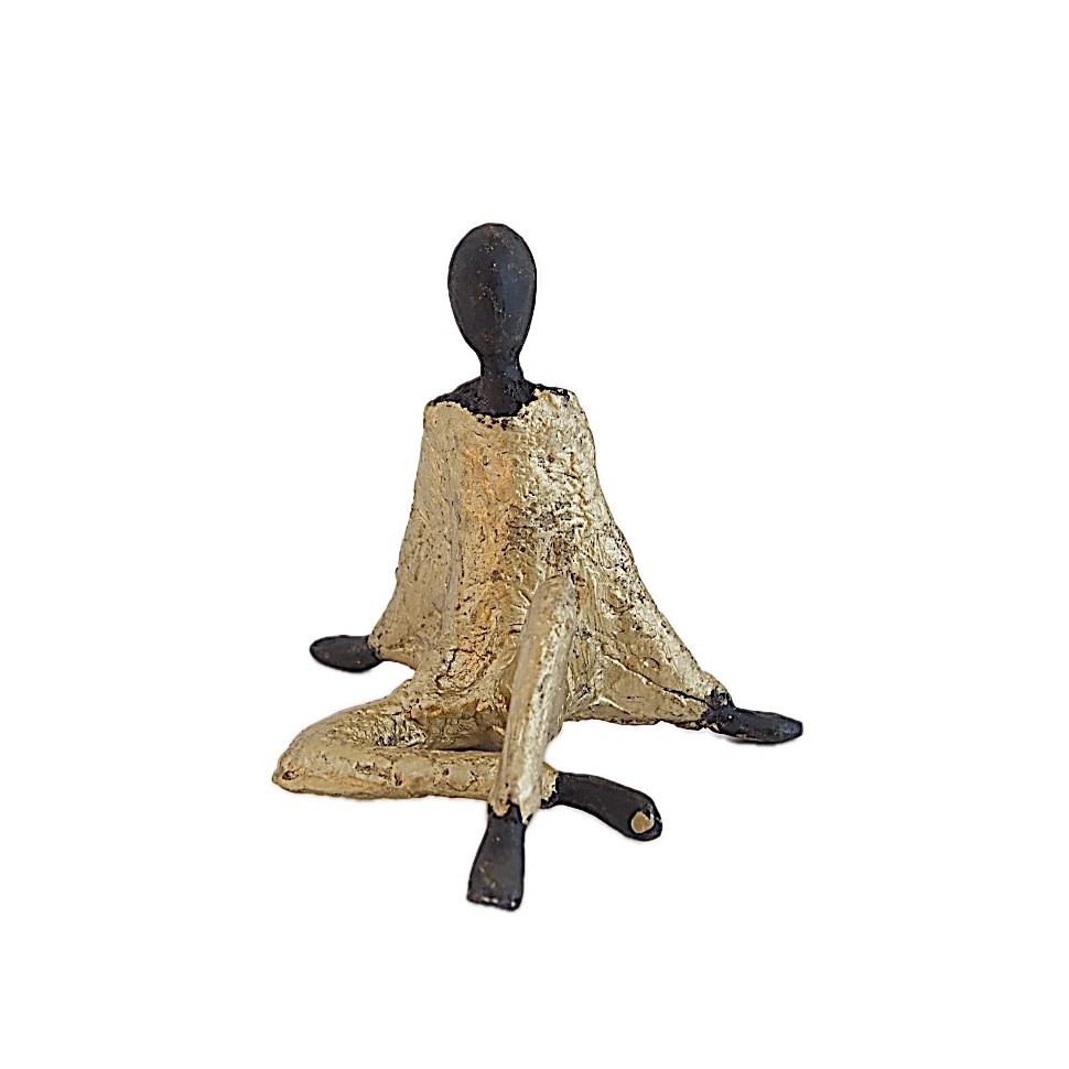 Statue bronze femme assise tenue dorée
