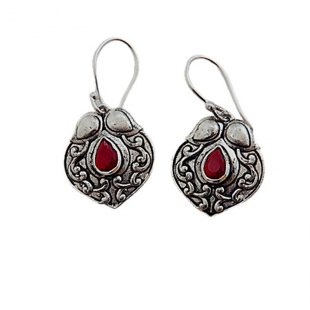 Boucles d'oreilles laiton argenté et pierre rouge