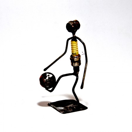 Footballeur métal recyclé