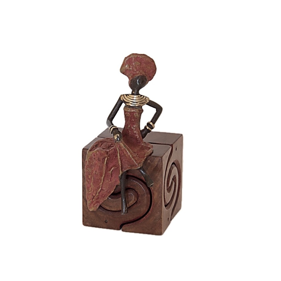 Statue bronze femme assise en rouge