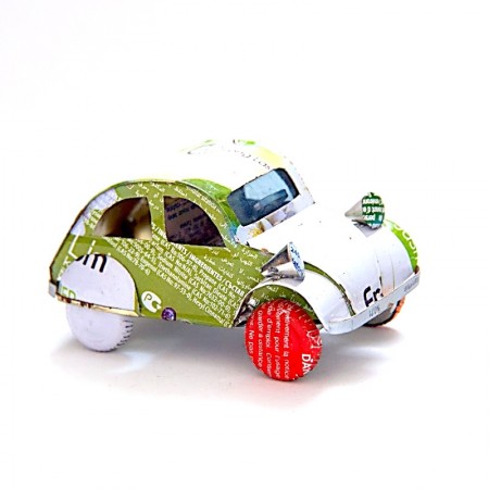 Voiture 2CV canettes recyclées