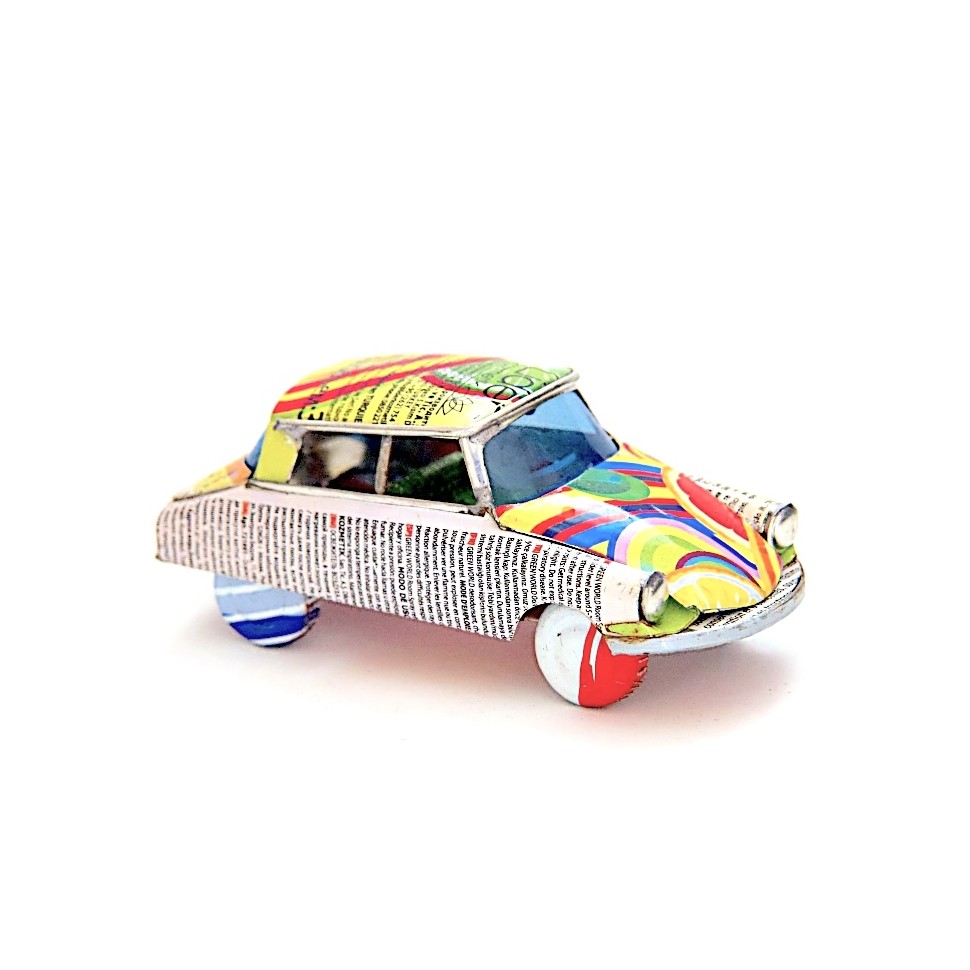 Voiture DS 21 canettes recyclées
