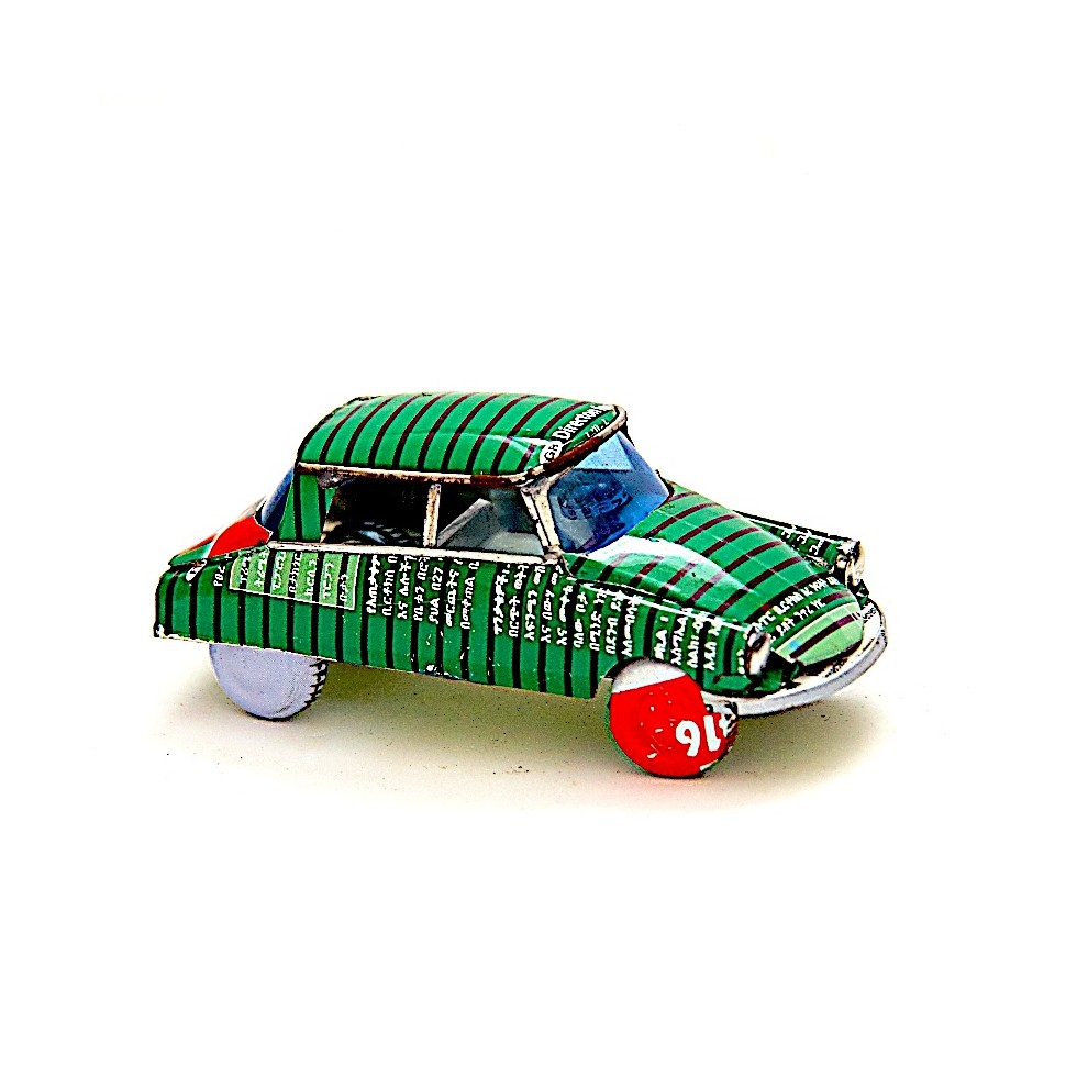 Voiture DS 21 canettes recyclées