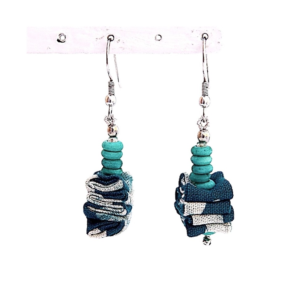 Boucles d'oreilles vertes tissu et os